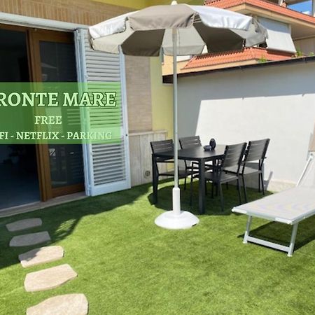NOVELLA DEL MAR prima fila dal mare Grottammare Exterior foto