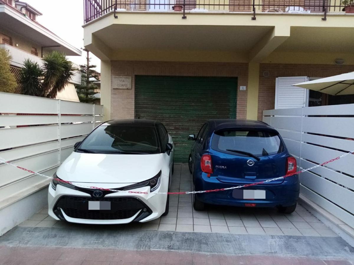 NOVELLA DEL MAR prima fila dal mare Grottammare Exterior foto