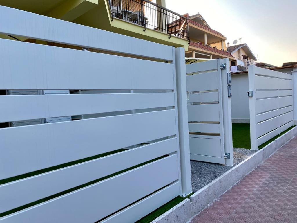 NOVELLA DEL MAR prima fila dal mare Grottammare Exterior foto
